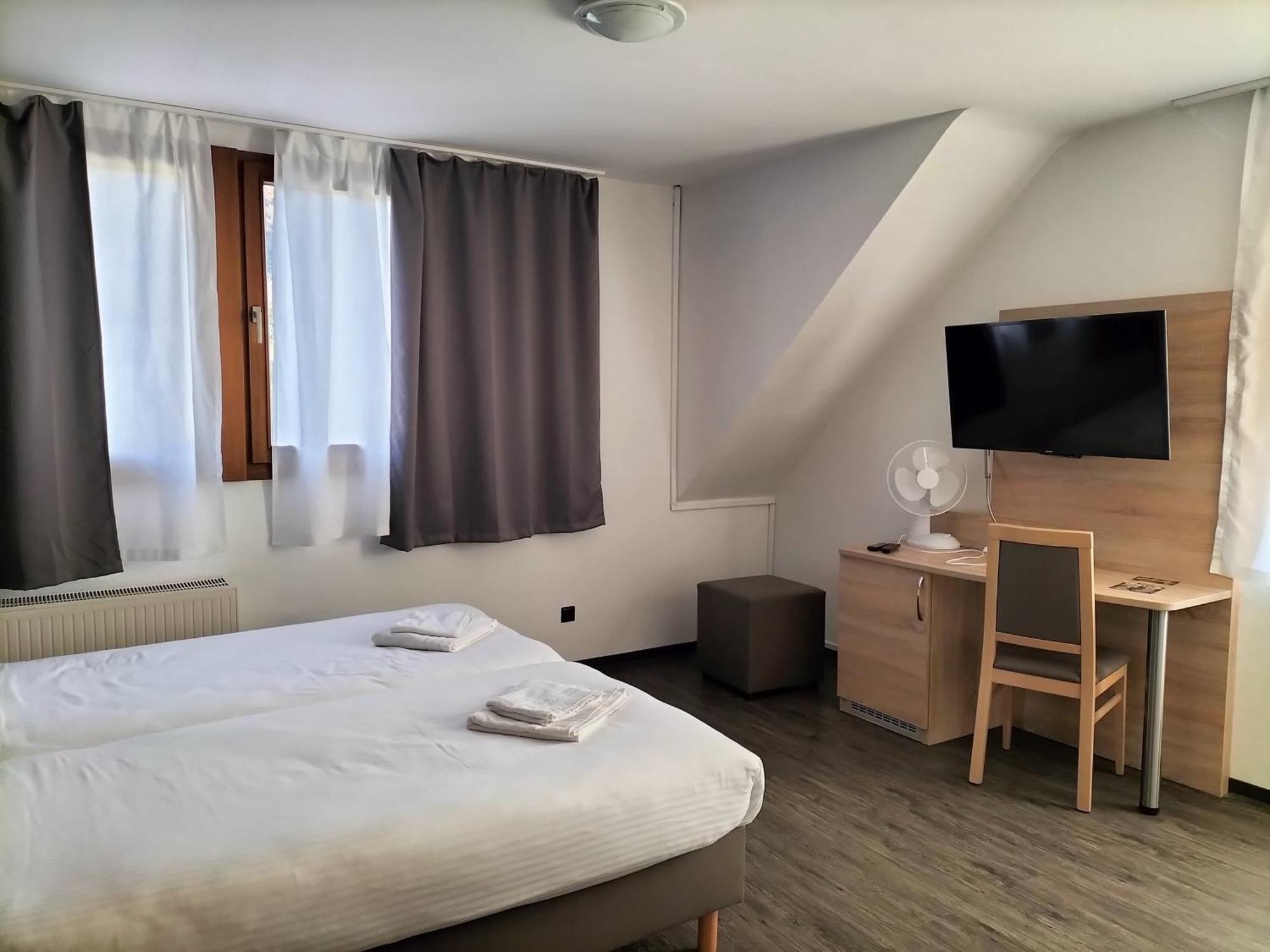 B3 Hotel Niederfell Room photo